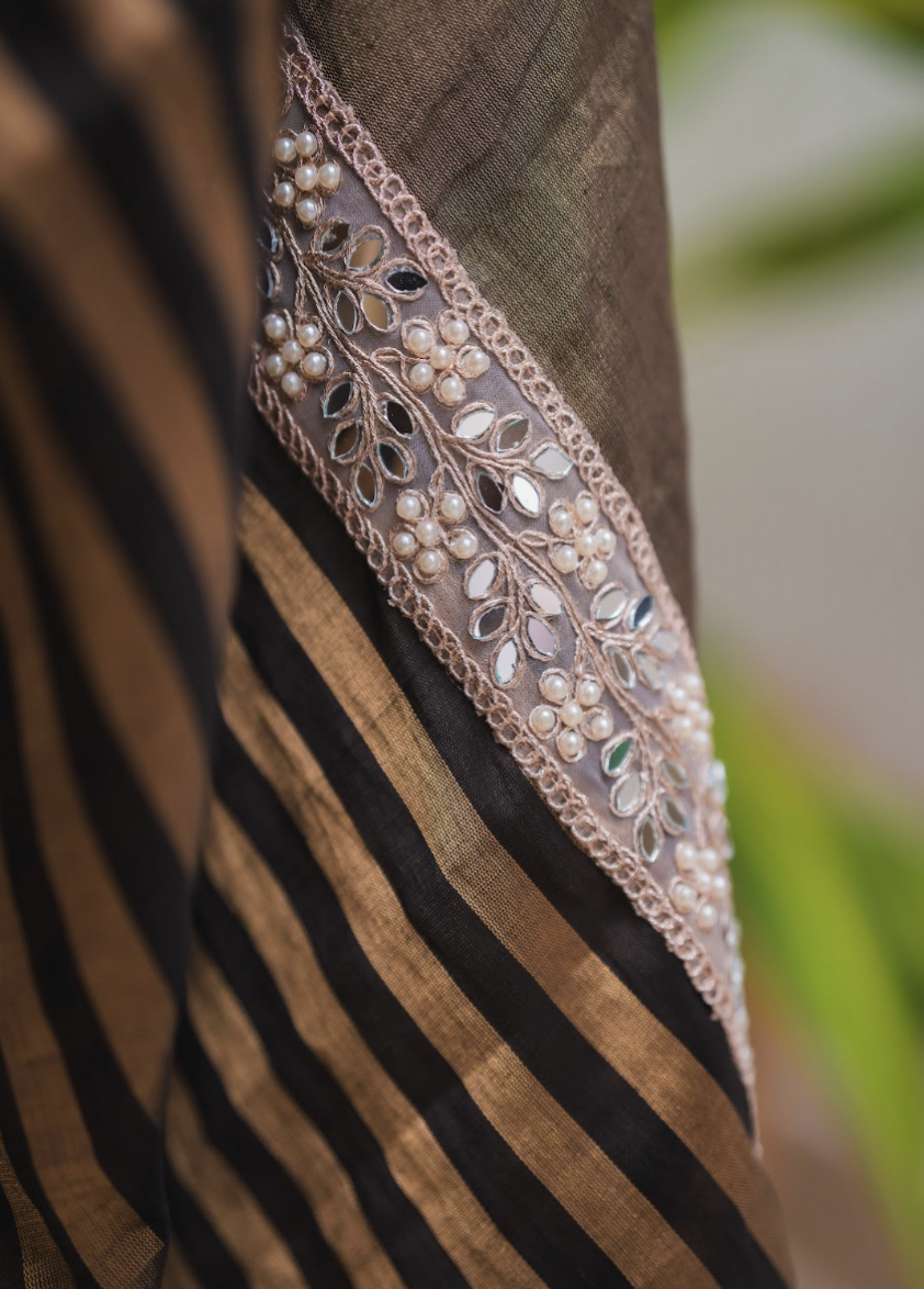 Kanthi - Black