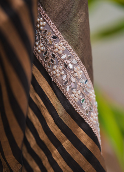 Kanthi - Black